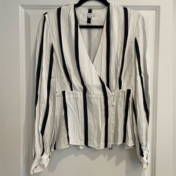 EUC Equipment White silk blouse, side button detailing and billowy sleeves Sz. S - Picture 4 of 8